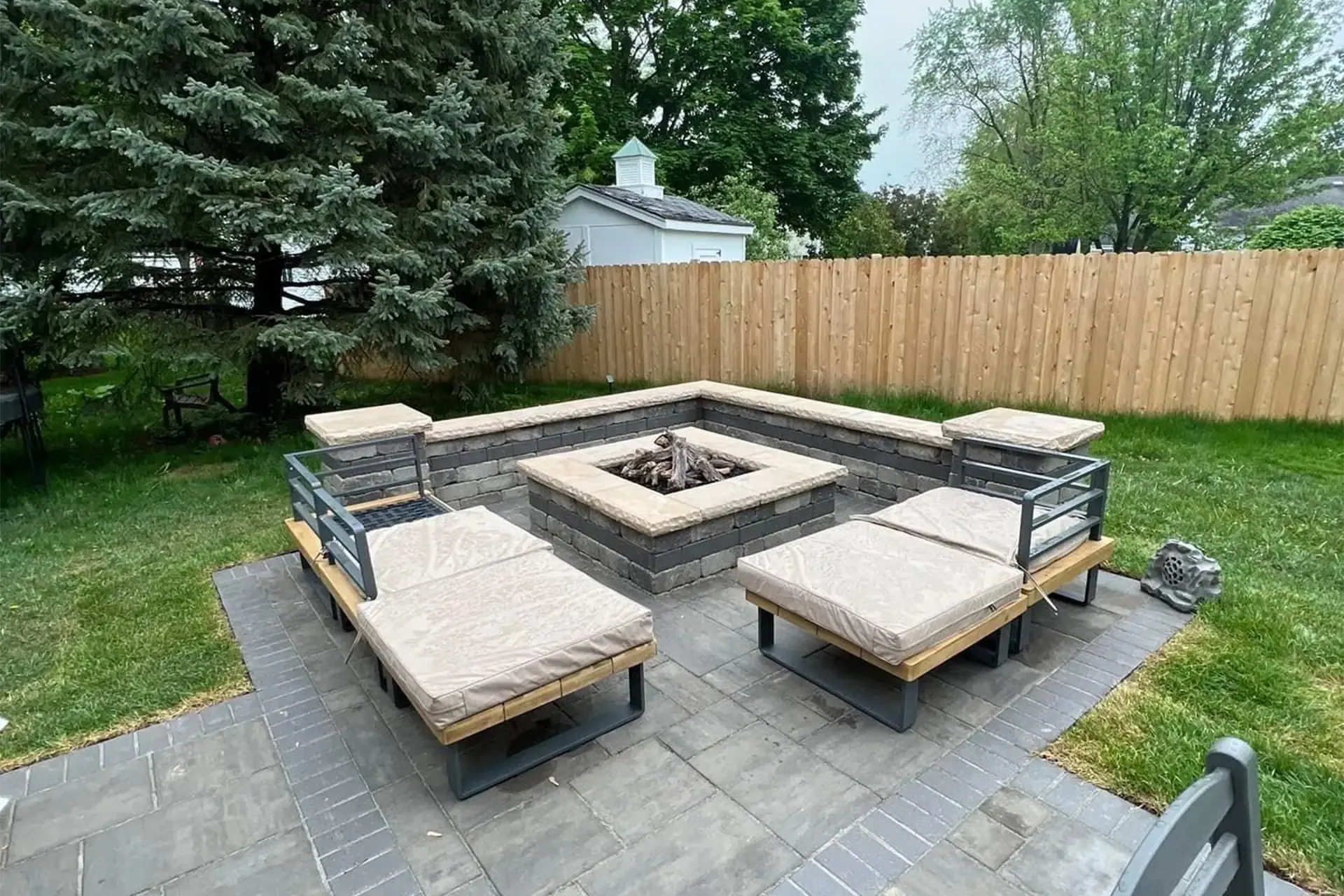 Fire-pit-benches-landscape-and-design
